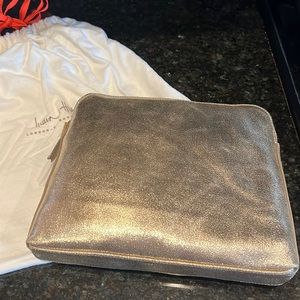 NWT India Hicks Insider in Gold Metallic